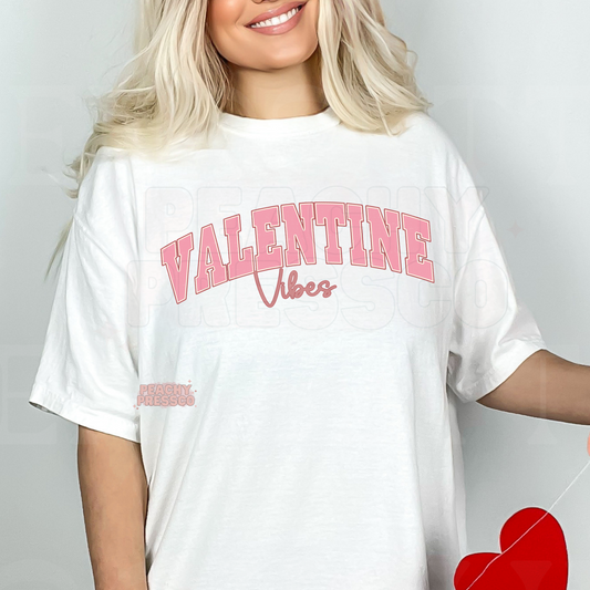 Valentine Vibes – Minimalist Pink Retro Aesthetic Apparel