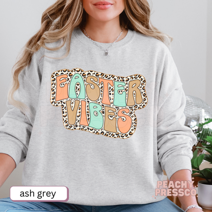 Retro Leopard Print Easter Vibes T-Shirt – Pastel Spring Graphic Apparel