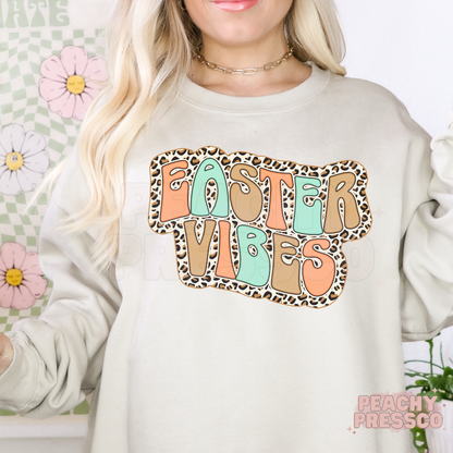 Retro Leopard Print Easter Vibes T-Shirt – Pastel Spring Graphic Apparel