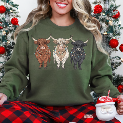 Merry Highland Cow Christmas Sweatshirt – Cute Holiday Farm Vibes Apparel