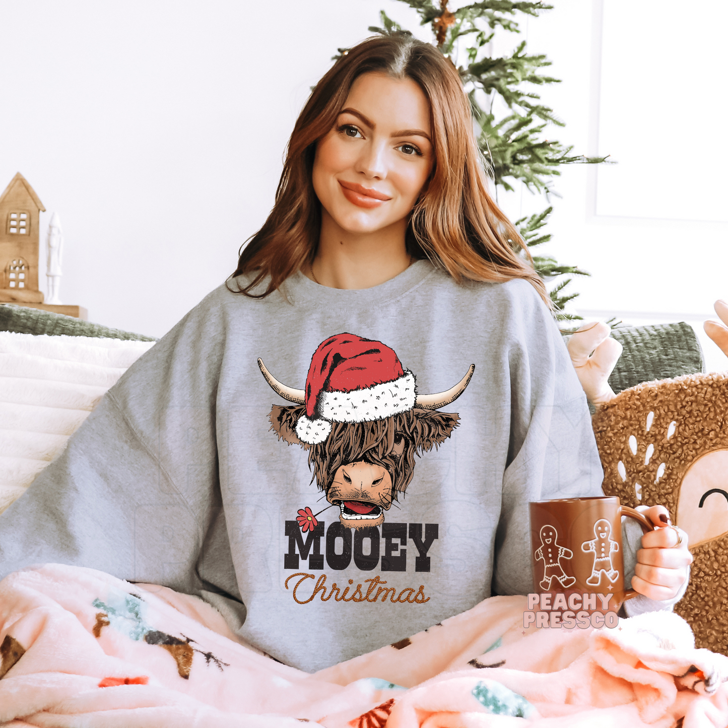 Mooey Christmas Highland Cow Shirt – Funny Santa Hat Holiday Apparel