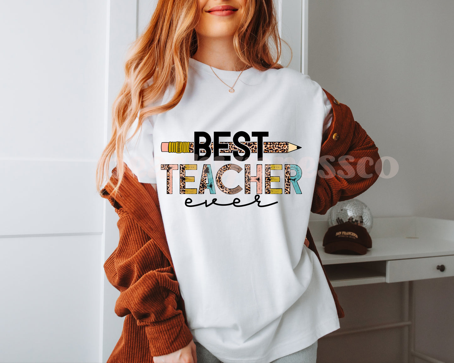 Best Teacher Ever Graphic T-Shirt – Teacher Appreciation Gift Apparel